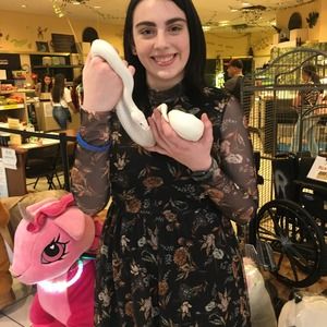 Meet your Posher, Rachel